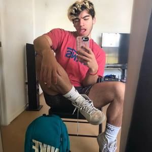 Meet your Posher, Logan